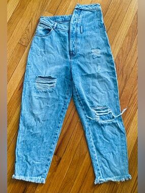STUDIO F Light Blue Distressed Jeans